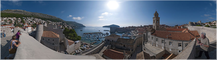 Dubrovnik : Vue des remparts sur le port Commentaire en cours de rdaction ! www.360x180.fr Selme Matthieu