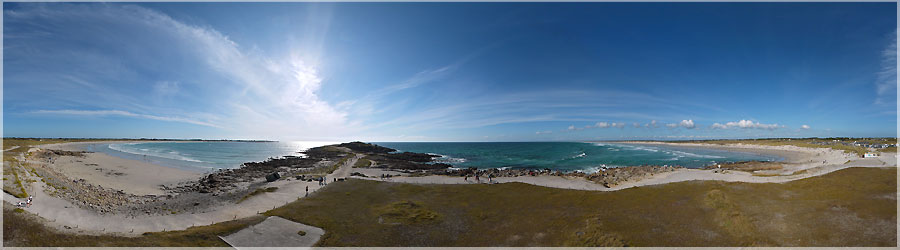 Panorama arien de la plage de La Torche (KAP) Sur la pointe de la Torche, le vent est faible, mais je tente tout de mme d'envoyer la nacelle et son appareil photo en l'air... www.360x180.fr Selme Matthieu