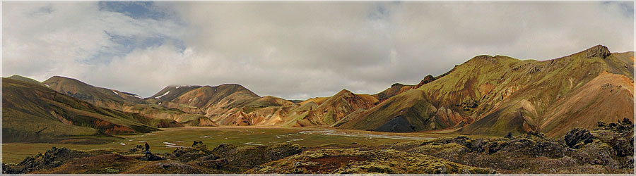 Paysages de Landmannalaugar Paysages magnifiques de Landmannalaugar, une petite claircie nous permet d'admirer toutes les couleurs verdoyantes sur les flancs des montagnes. www.360x180.fr Selme Matthieu