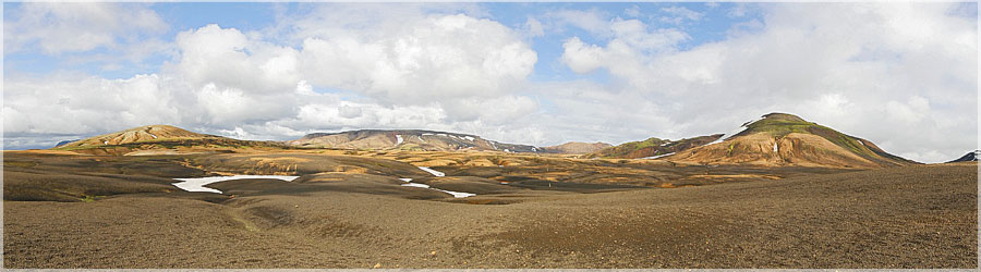 Les collines de Svartihryggur Lors du trek de Landmannalaugar, nous alternons les traverses de plaines, de dserts, de rivires... www.360x180.fr Selme Matthieu