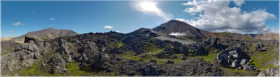 Fumerolles  proximit de Landmannalaugar Sur la fin, nous retrouvons le chemin qui traverse les fumerolles et les paysages volcaniques du trek mais cette fois-ci, j'en profite du ciel bleu pour faire quelques panoramiques.  www.360x180.fr Selme Matthieu