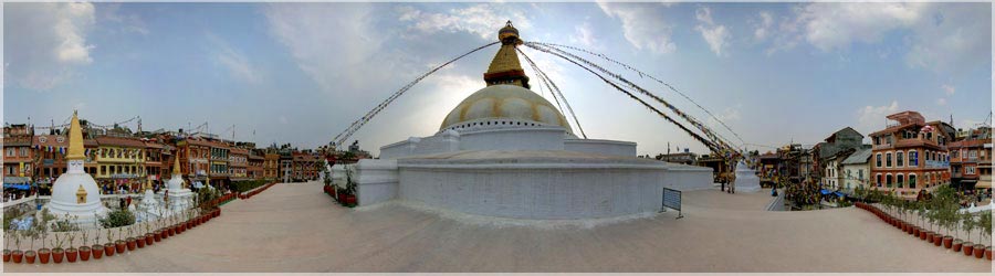 Stupa Boudhanath Le stupa de Boudhanath. C'est le plus grand stupa du Npal, avec ses 38m de haut et 100m de circonfrence... www.360x180.fr Selme Matthieu