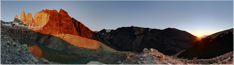 Trek du 'W + boucle' : Lever de soleil sur Torres del Paine (chronopanorama x 4) Trek du 'W + boucle' - J2:25Km. La veille, nous nous sommes installs au campement Torres. Le matin, nous nous sommes levs vers 05h00, pour partir vers 05h30, et tre au pied des tours, ct du lac, vers 06h30. Un magnifique lever de soleil sur les Tours, propos sous la forme d'un chronopanorama... www.360x180.fr Selme Matthieu