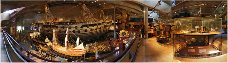 Epave du Vasa, vaisseau royal, Stockholm Le Vasa est un navire de guerre construit pour le roi Gustave II Adolphe de Sude, de la dynastie Vasa, entre 1626 et 1628. Le navire sombra aprs une navigation d' peine un mille marin lors de son voyage inaugural, le 10 aot 1628. www.360x180.fr Selme Matthieu